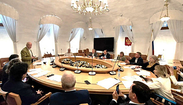 Директор Института восточной медицины РУДН Виктор Уразов принял...